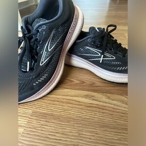 Brooks Glycerin 19 women’s size 11